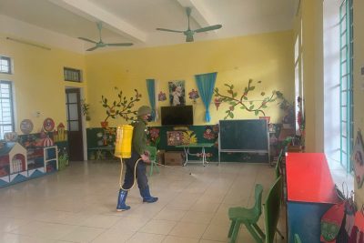 CÔNG TÁC PHUN THUỐC MUỖI ĐỊNH KỲ TẠI TRƯỜNG MẦM NON ĐẠI THẮNG.